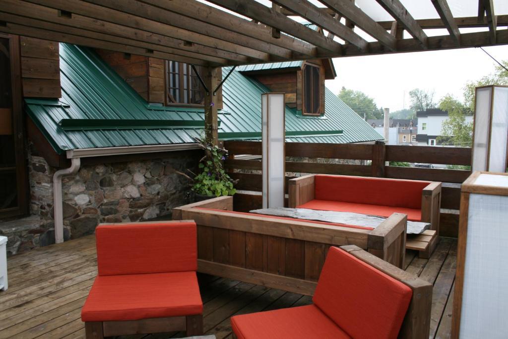 Manoir Ramezay Hotel Marieville Exterior photo